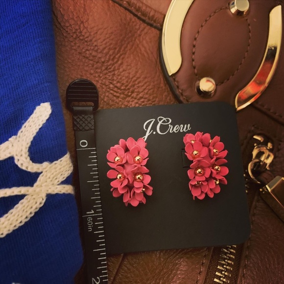 J. Crew soft bouquet hoop earrings pink flowers - Picture 5 of 7